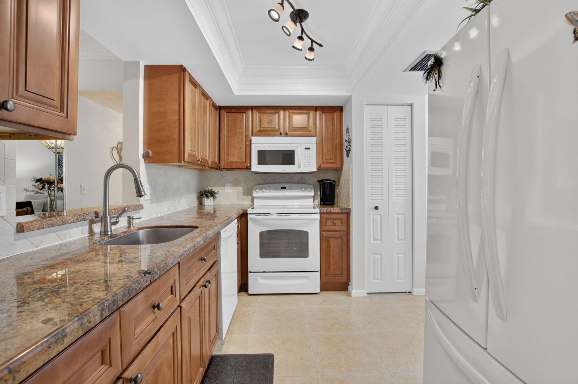 11 Willowbrook Lane, Unit 204, Delray Beach, FL 33446 Photo