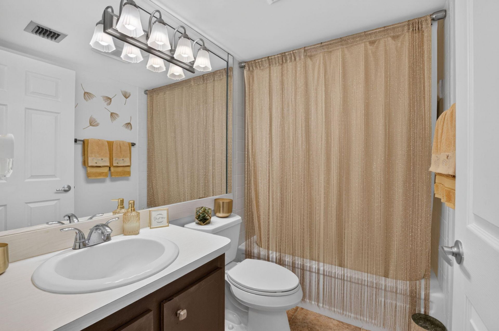 11 Willowbrook Lane, Unit 204, Delray Beach, FL 33446 Photo