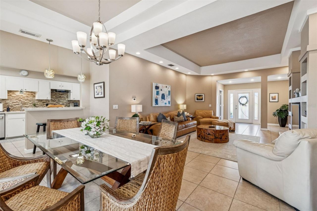 618 Whitfield Avenue, Sarasota, FL 34243 Photo