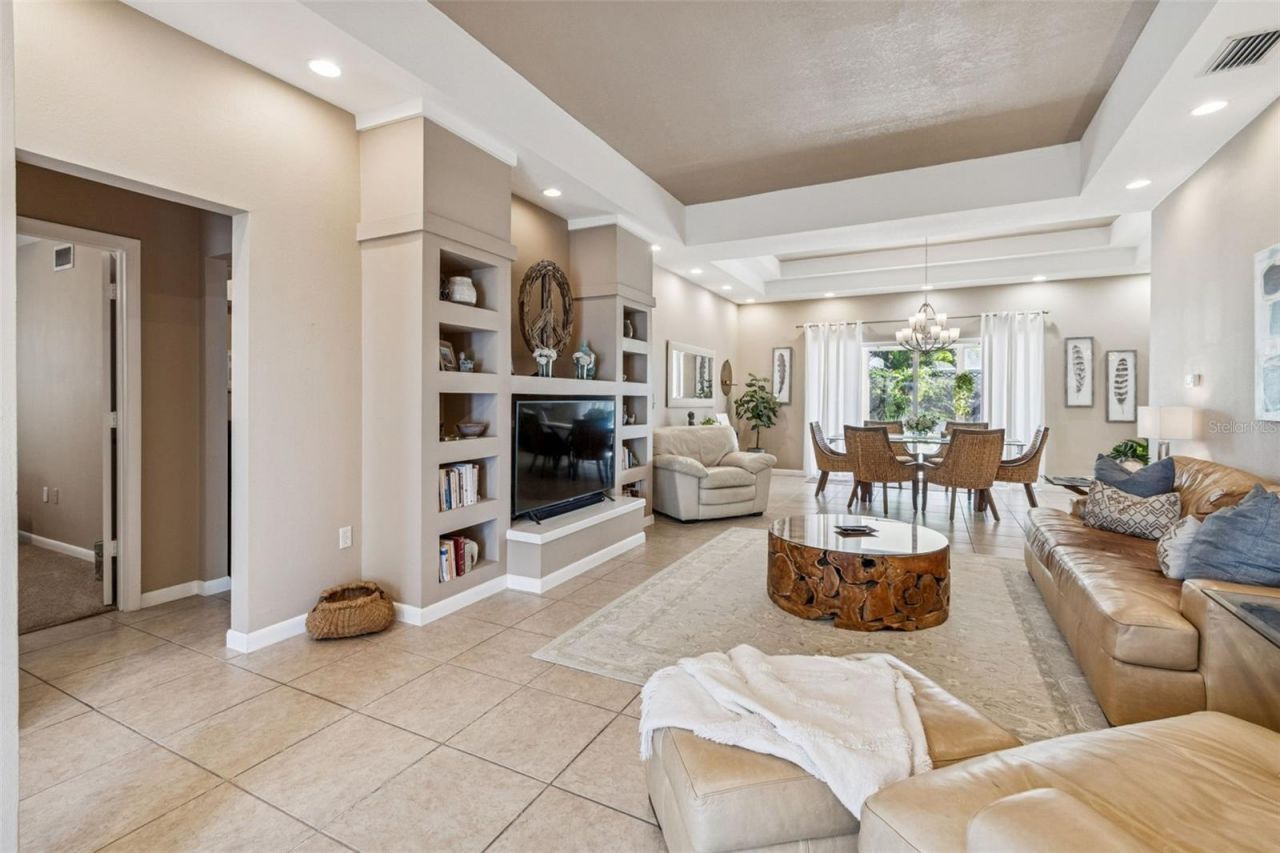 618 Whitfield Avenue, Sarasota, FL 34243 Photo