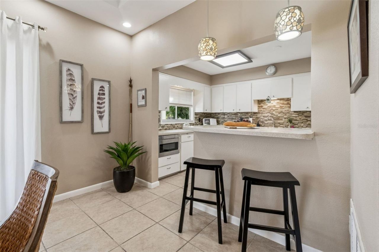 618 Whitfield Avenue, Sarasota, FL 34243 Photo