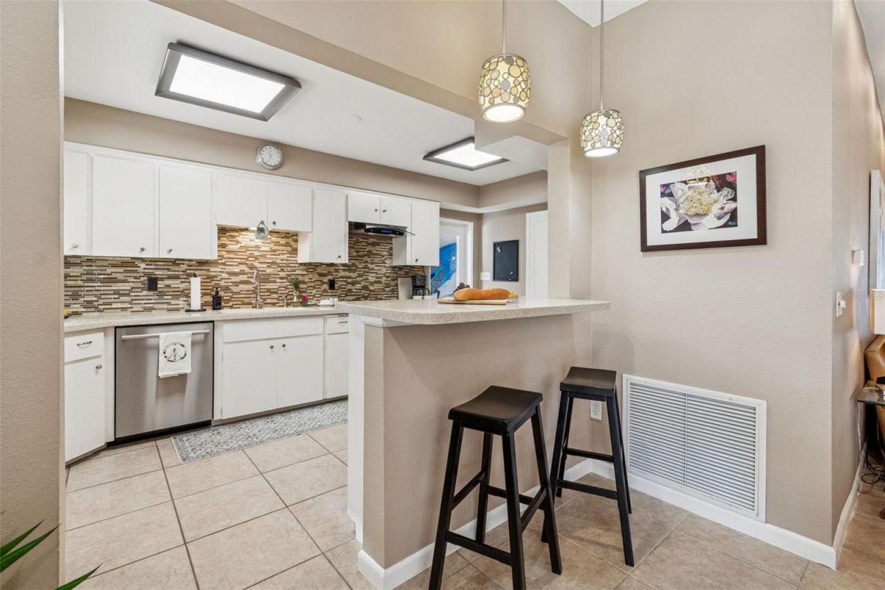 618 Whitfield Avenue, Sarasota, FL 34243 Photo
