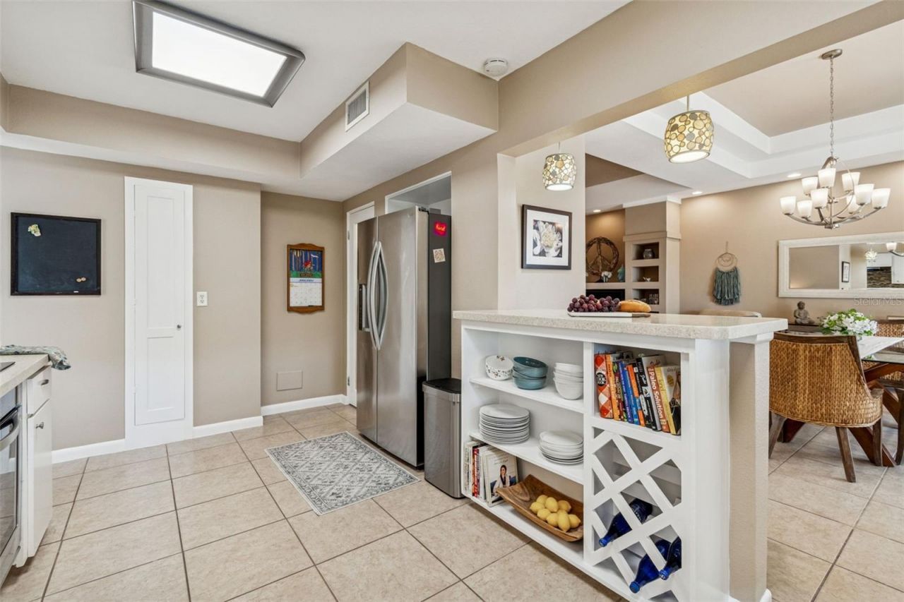 618 Whitfield Avenue, Sarasota, FL 34243 Photo