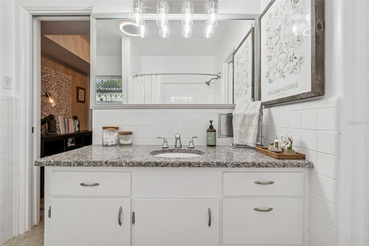 618 Whitfield Avenue, Sarasota, FL 34243 Photo