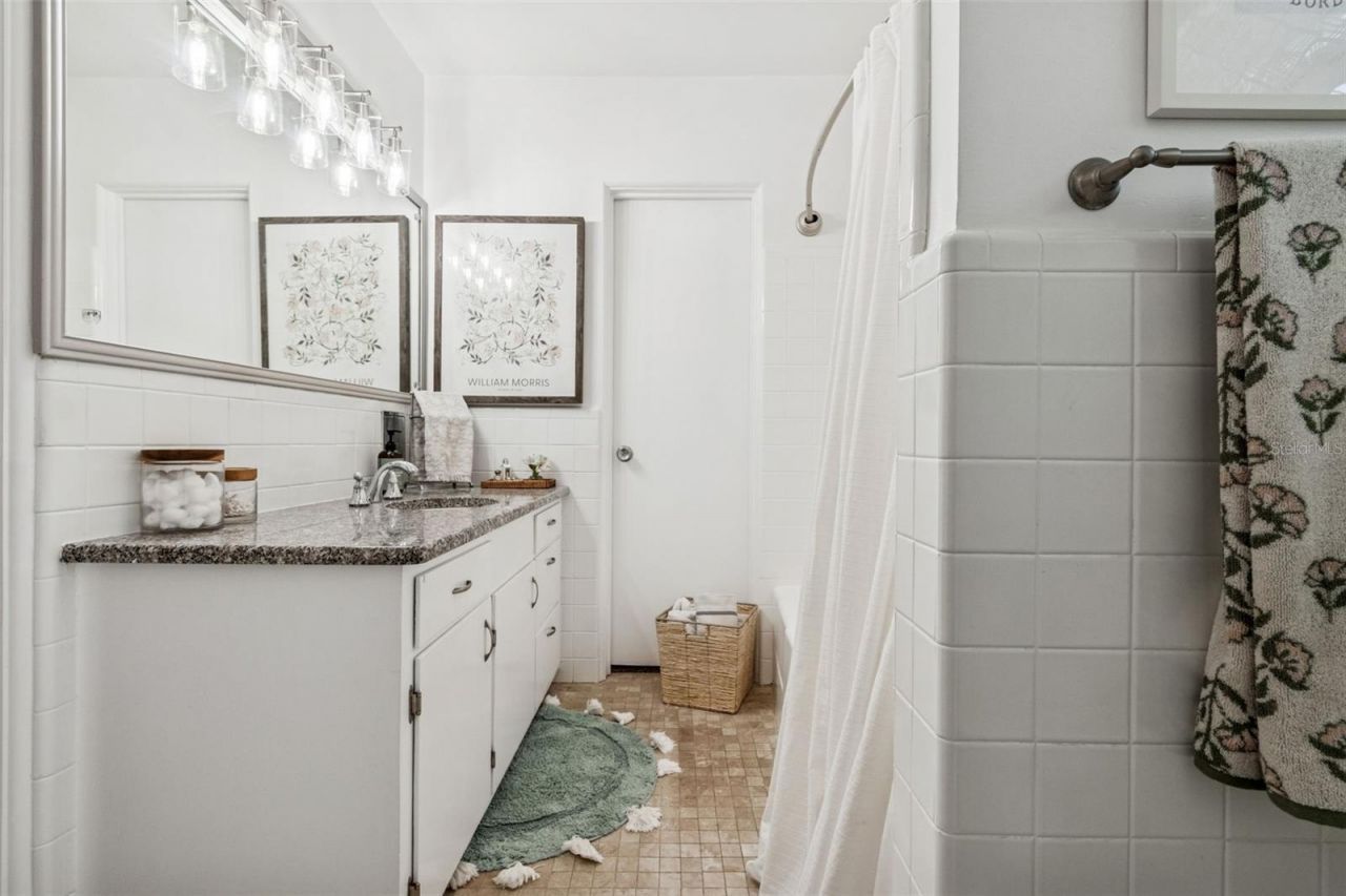 618 Whitfield Avenue, Sarasota, FL 34243 Photo