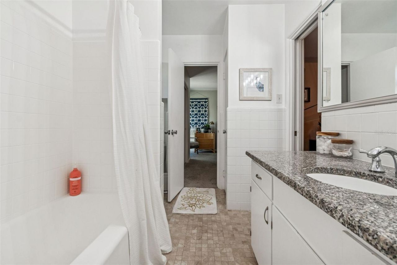 618 Whitfield Avenue, Sarasota, FL 34243 Photo