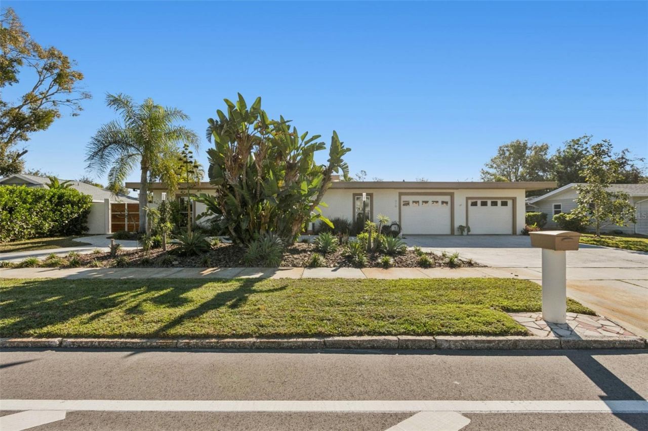 618 Whitfield Avenue, Sarasota, FL 34243 Photo