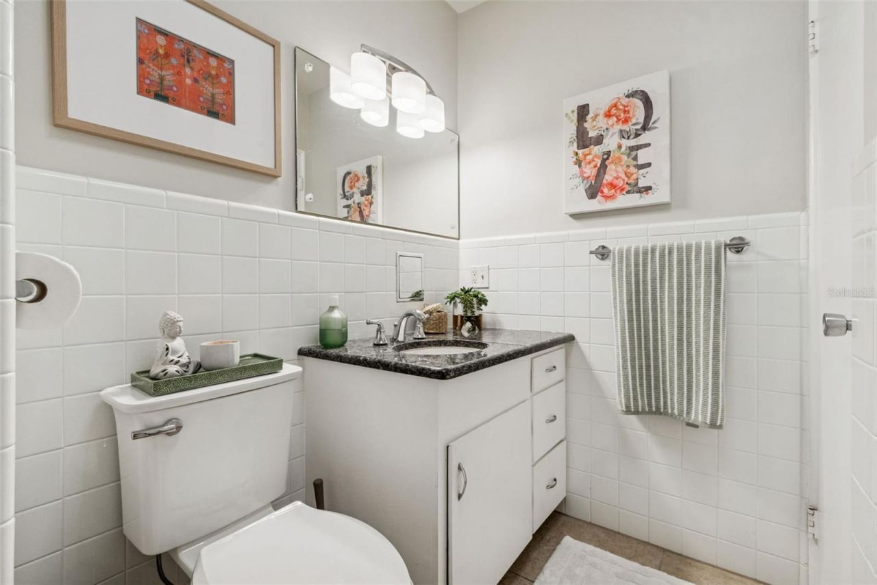 618 Whitfield Avenue, Sarasota, FL 34243 Photo