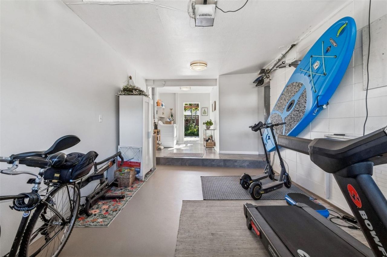 618 Whitfield Avenue, Sarasota, FL 34243 Photo