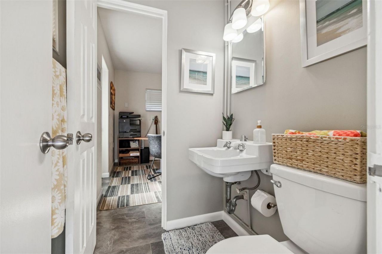 618 Whitfield Avenue, Sarasota, FL 34243 Photo