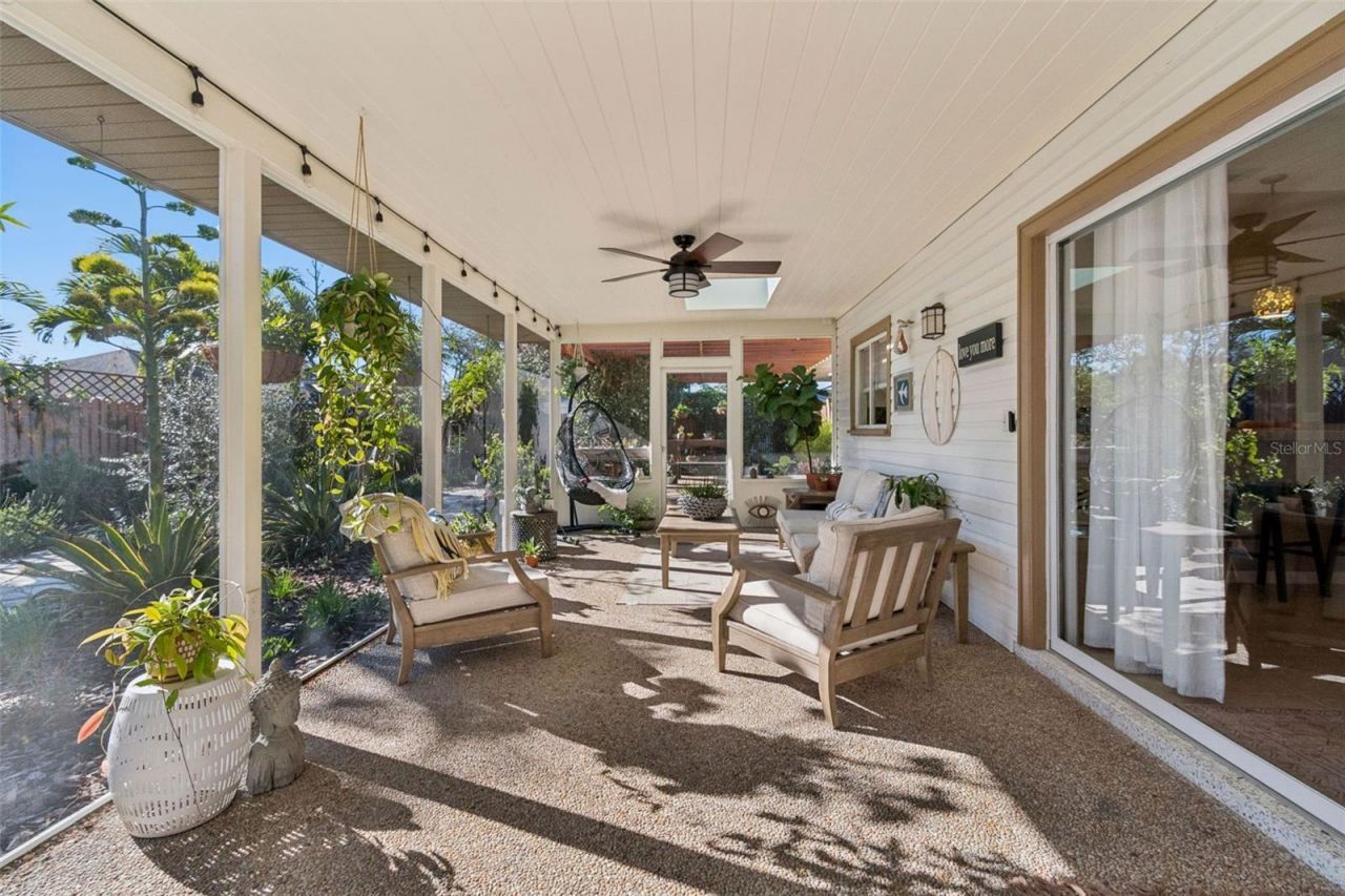 618 Whitfield Avenue, Sarasota, FL 34243 Photo