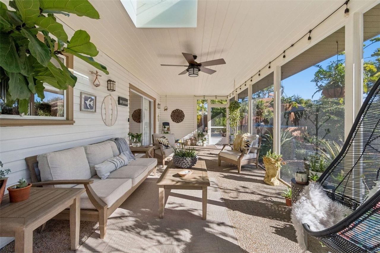 618 Whitfield Avenue, Sarasota, FL 34243 Photo