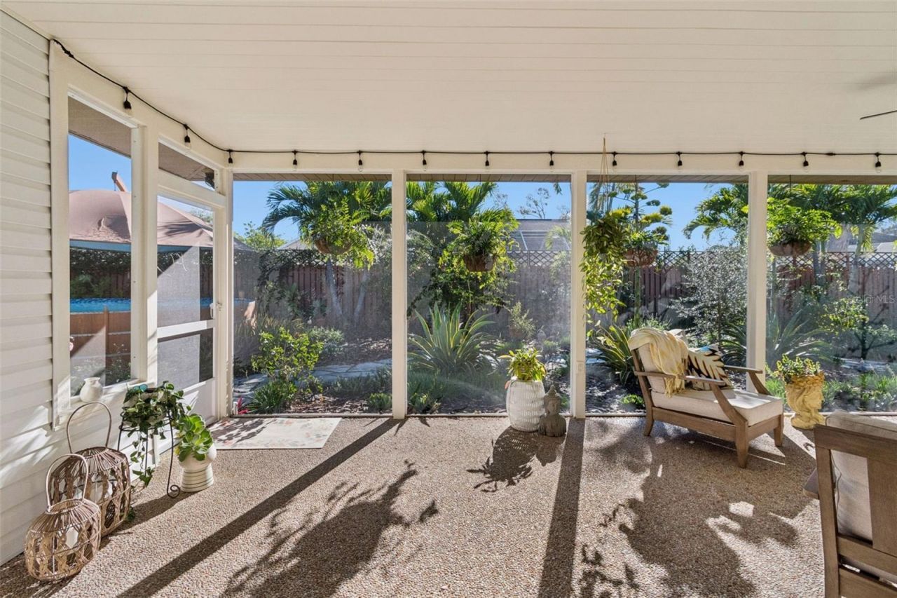 618 Whitfield Avenue, Sarasota, FL 34243 Photo