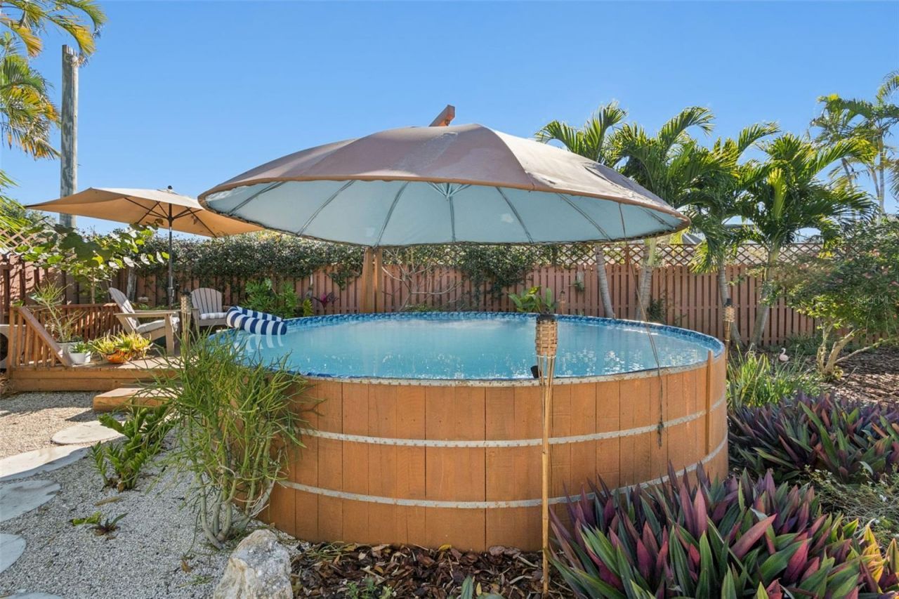 618 Whitfield Avenue, Sarasota, FL 34243 Photo