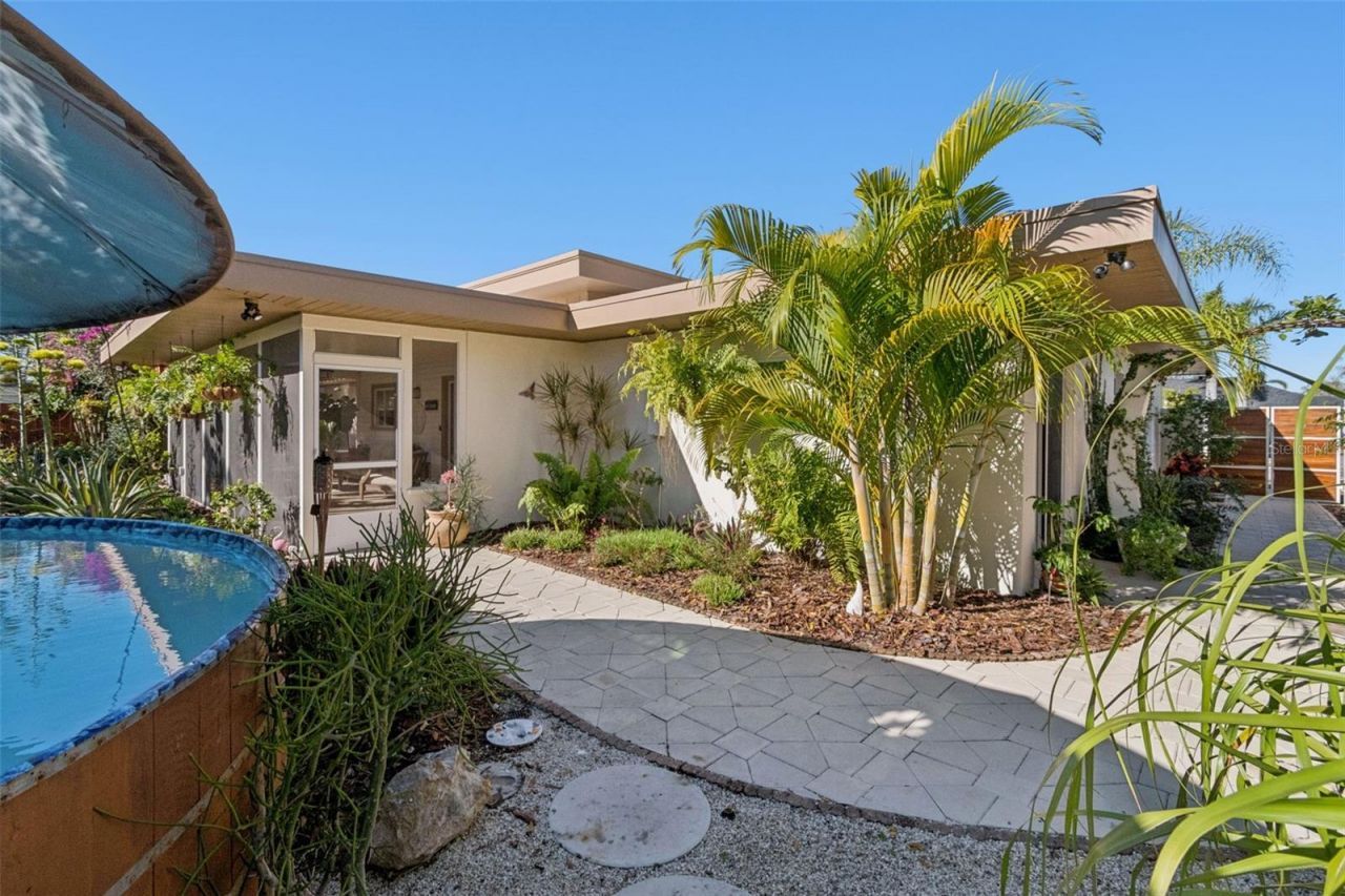618 Whitfield Avenue, Sarasota, FL 34243 Photo