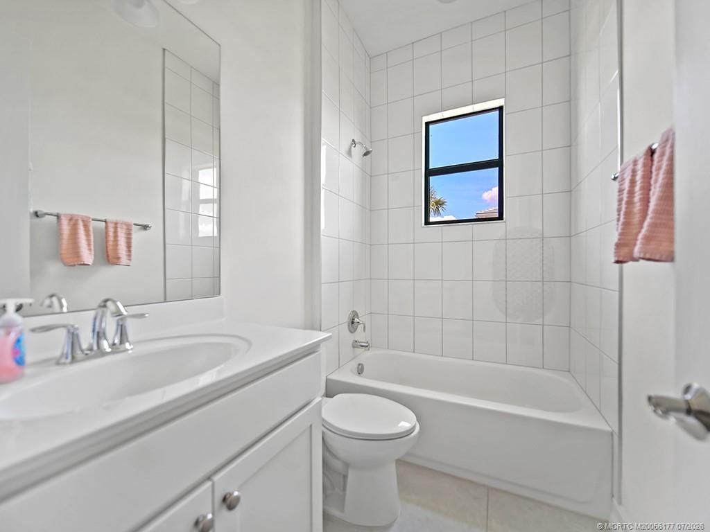 2044 SW English Garden Drive, Palm City, FL 34990 Photo