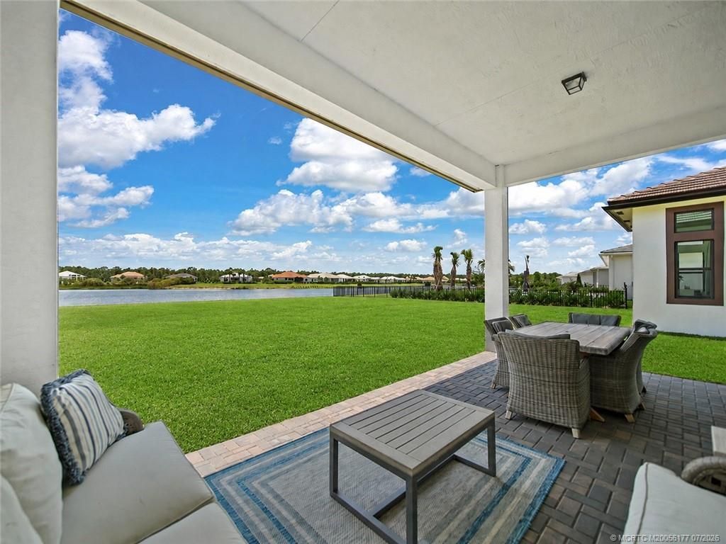 2044 SW English Garden Drive, Palm City, FL 34990 Photo