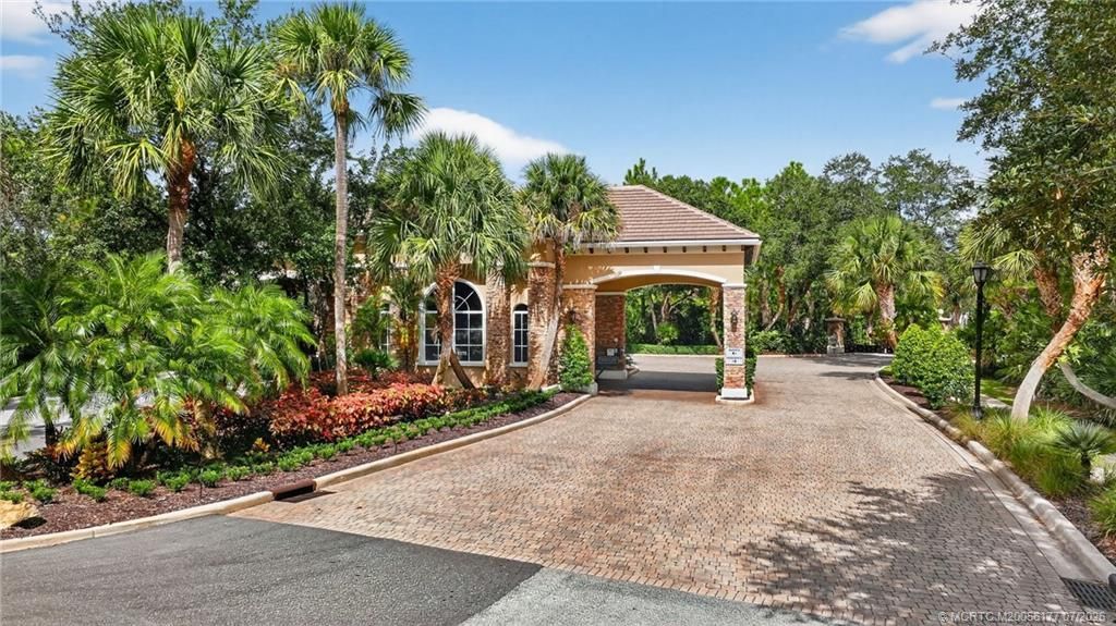 2044 SW English Garden Drive, Palm City, FL 34990 Photo