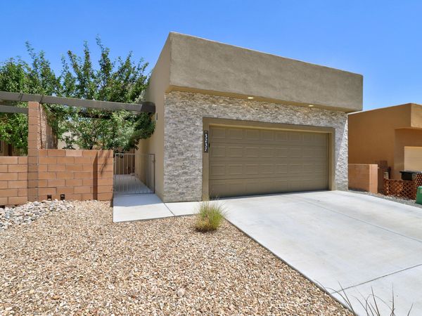 3237 Oakmount Drive SE, Rio Rancho, NM 87124