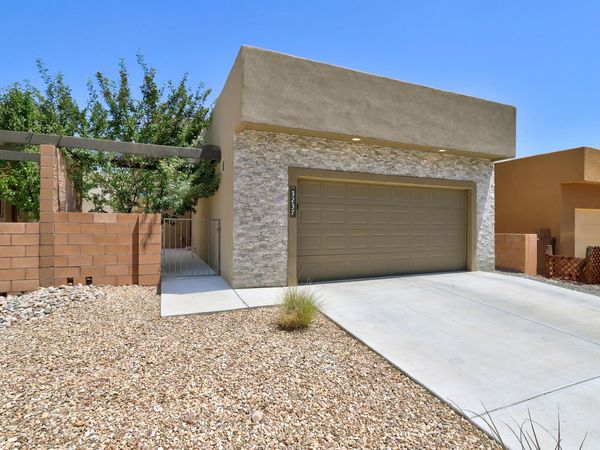 3237 Oakmount Drive SE, Rio Rancho, NM 87124