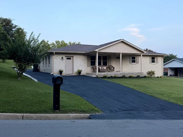 1025 N 3rd St , Pulaski, TN 38478