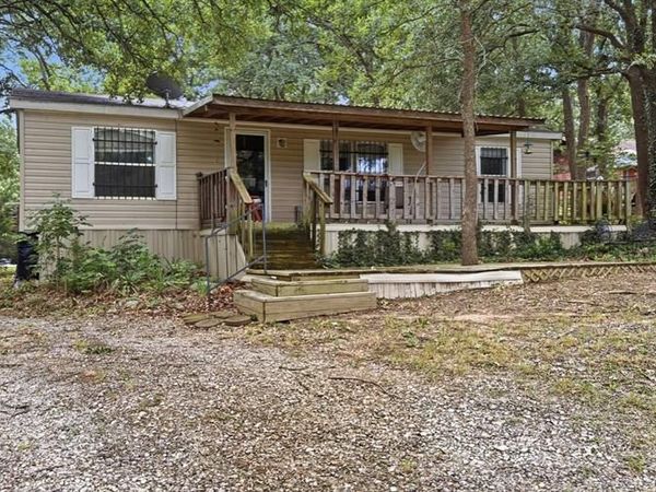 945 Lake Road, Gordonville, TX 76245