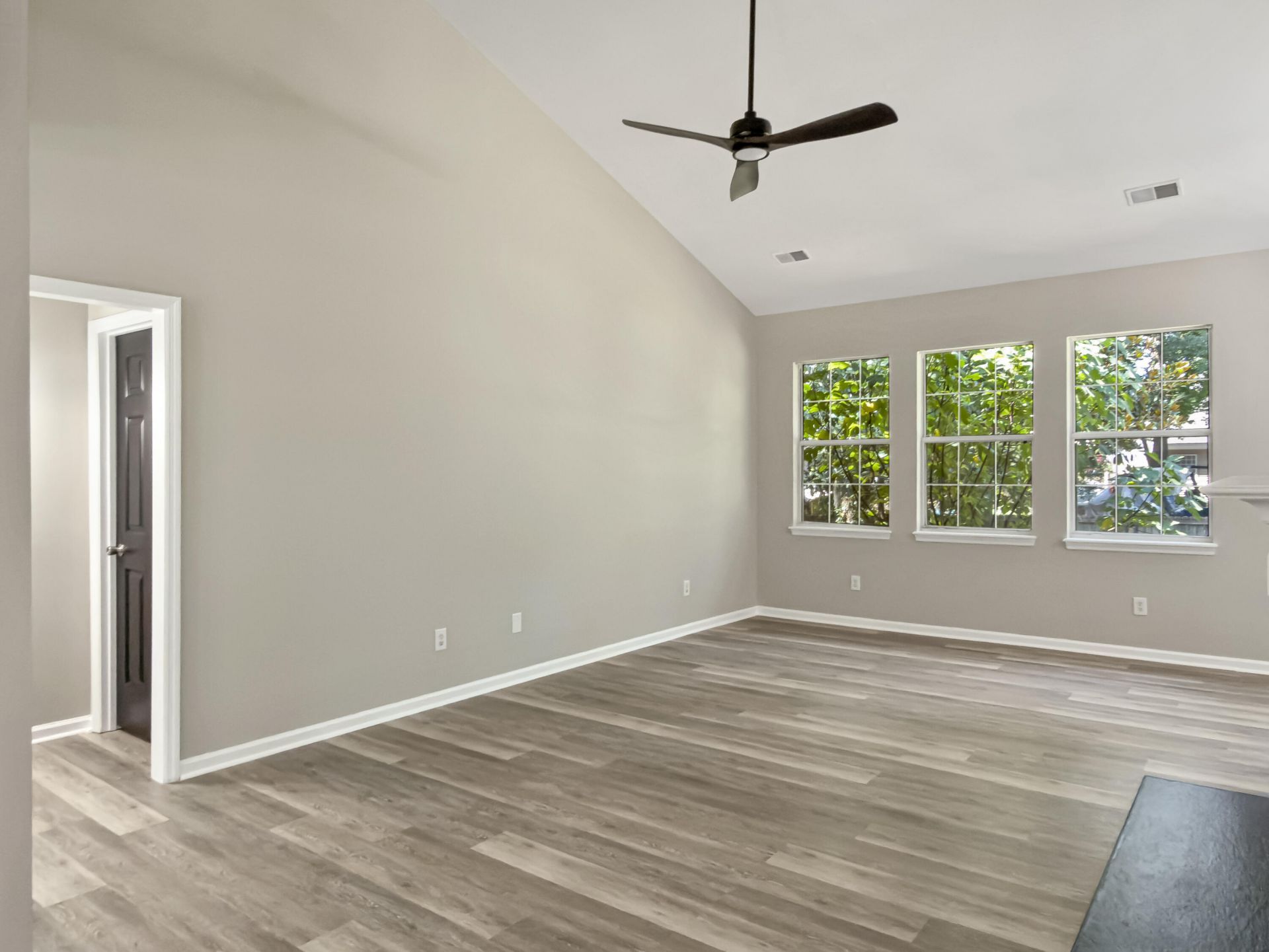 8524 Stonebridge Drive Photo 17