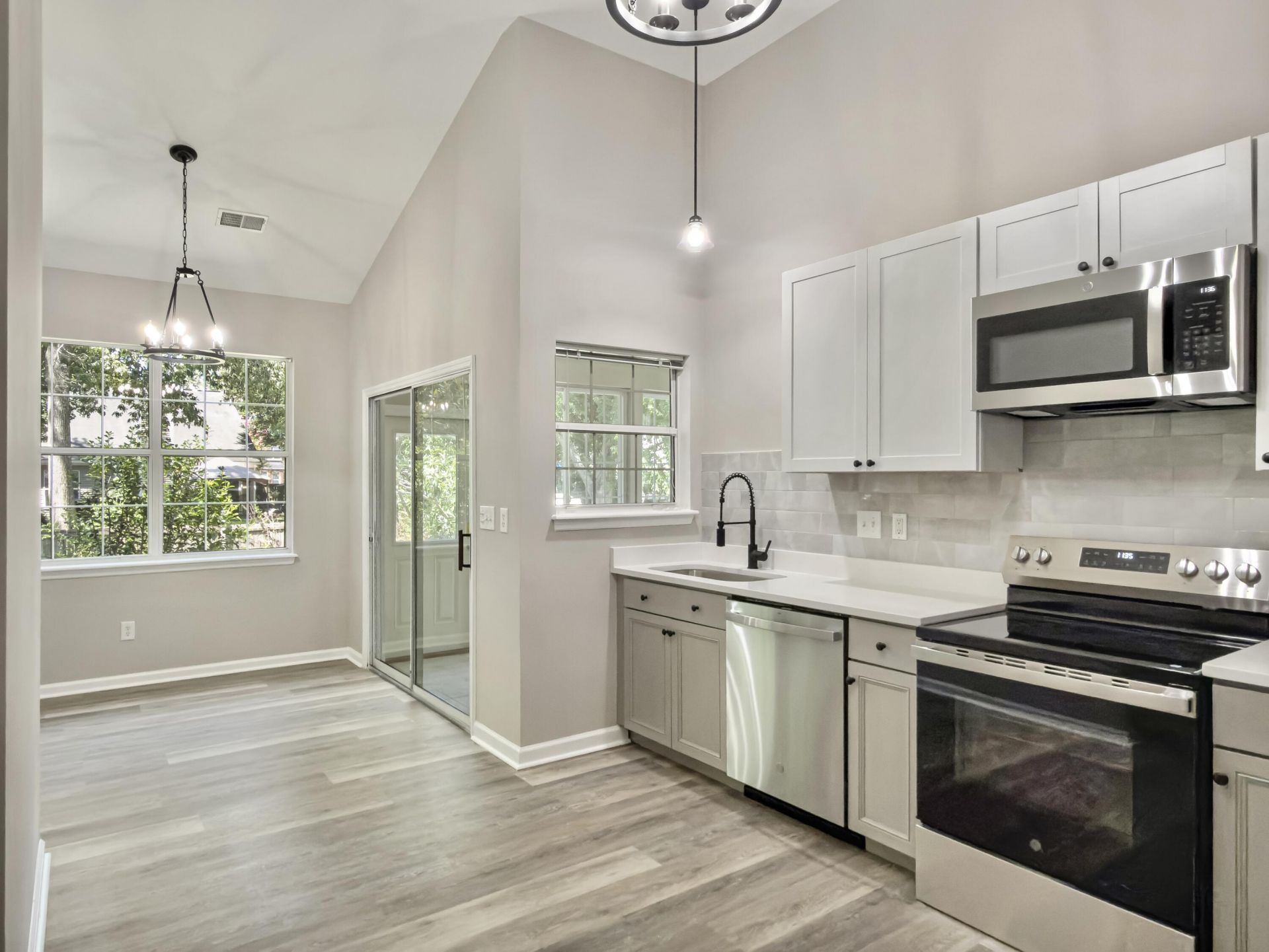 8524 Stonebridge Drive Photo 6