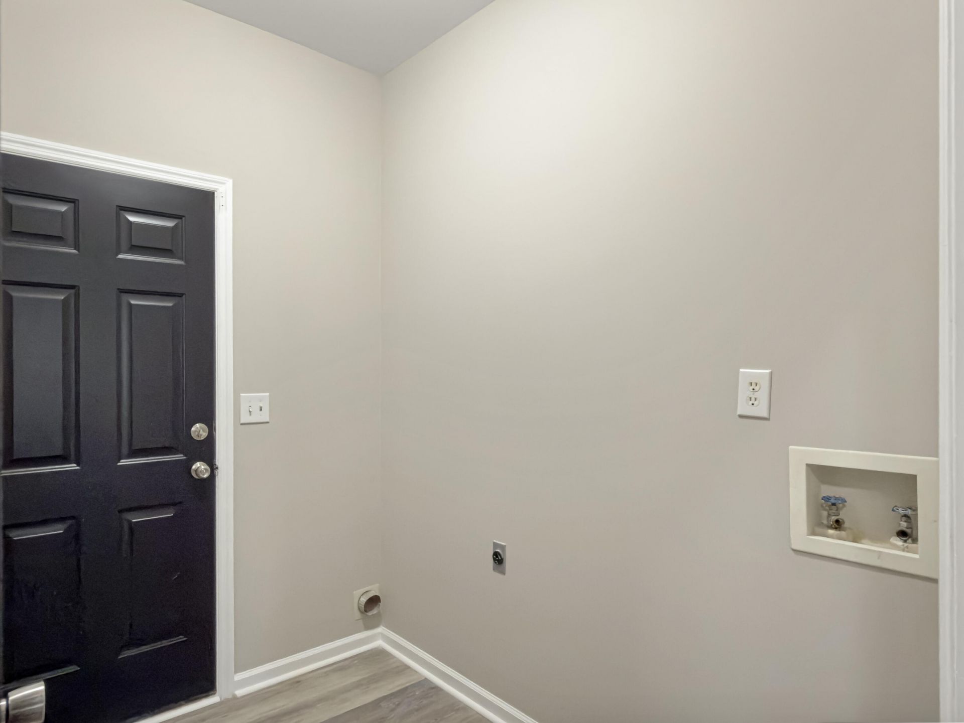 8524 Stonebridge Drive Photo 9