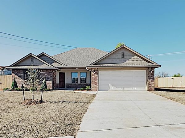 404 Charles Court, Yukon, OK 73099
