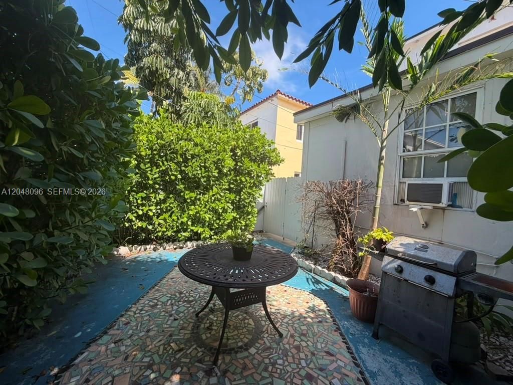 655 85th St, Miami Beach, FL 33141 Photo