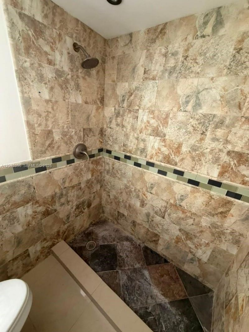 655 85th St, Miami Beach, FL 33141 Photo