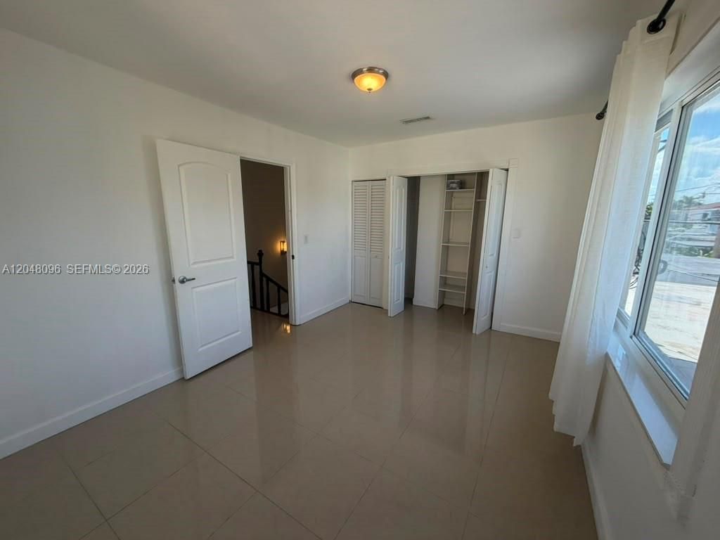 655 85th St, Miami Beach, FL 33141 Photo