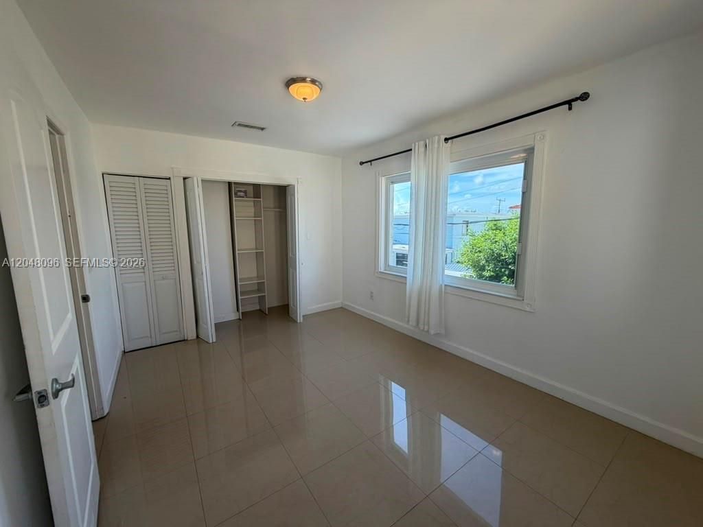 655 85th St, Miami Beach, FL 33141 Photo