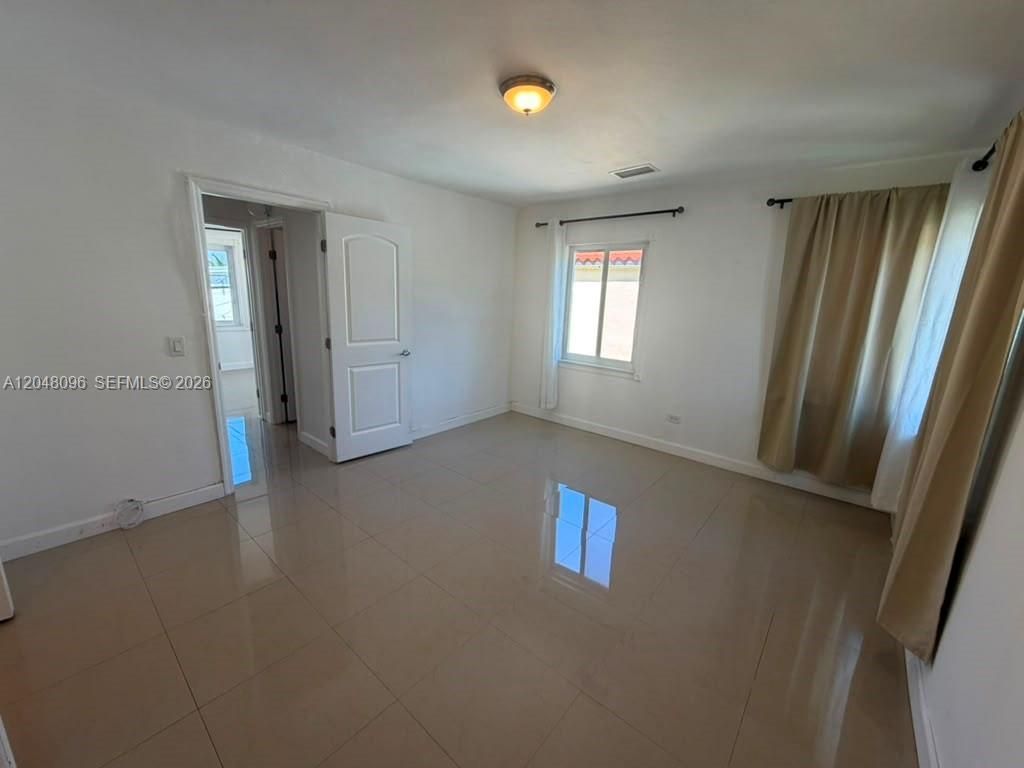 655 85th St, Miami Beach, FL 33141 Photo
