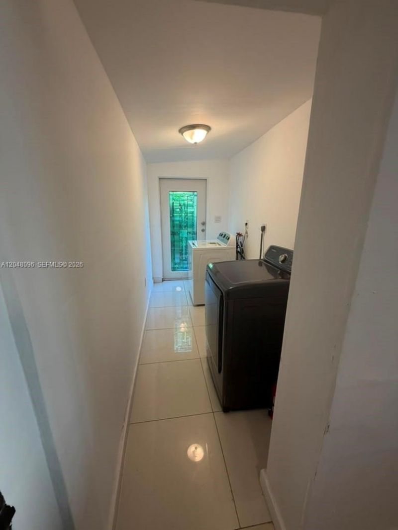 655 85th St, Miami Beach, FL 33141 Photo