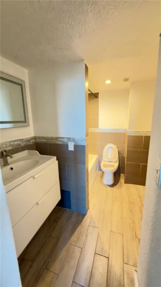 3660 NE 166th St, Unit 607, North Miami Beach, FL 33160 Photo