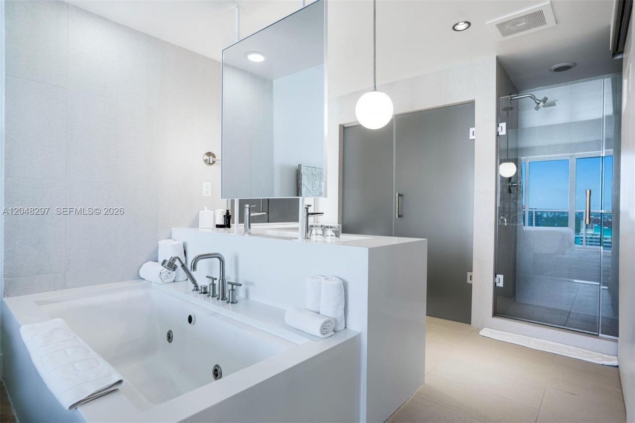3101 Bayshore Dr , Unit 2306, Fort Lauderdale, FL 33304 Photo