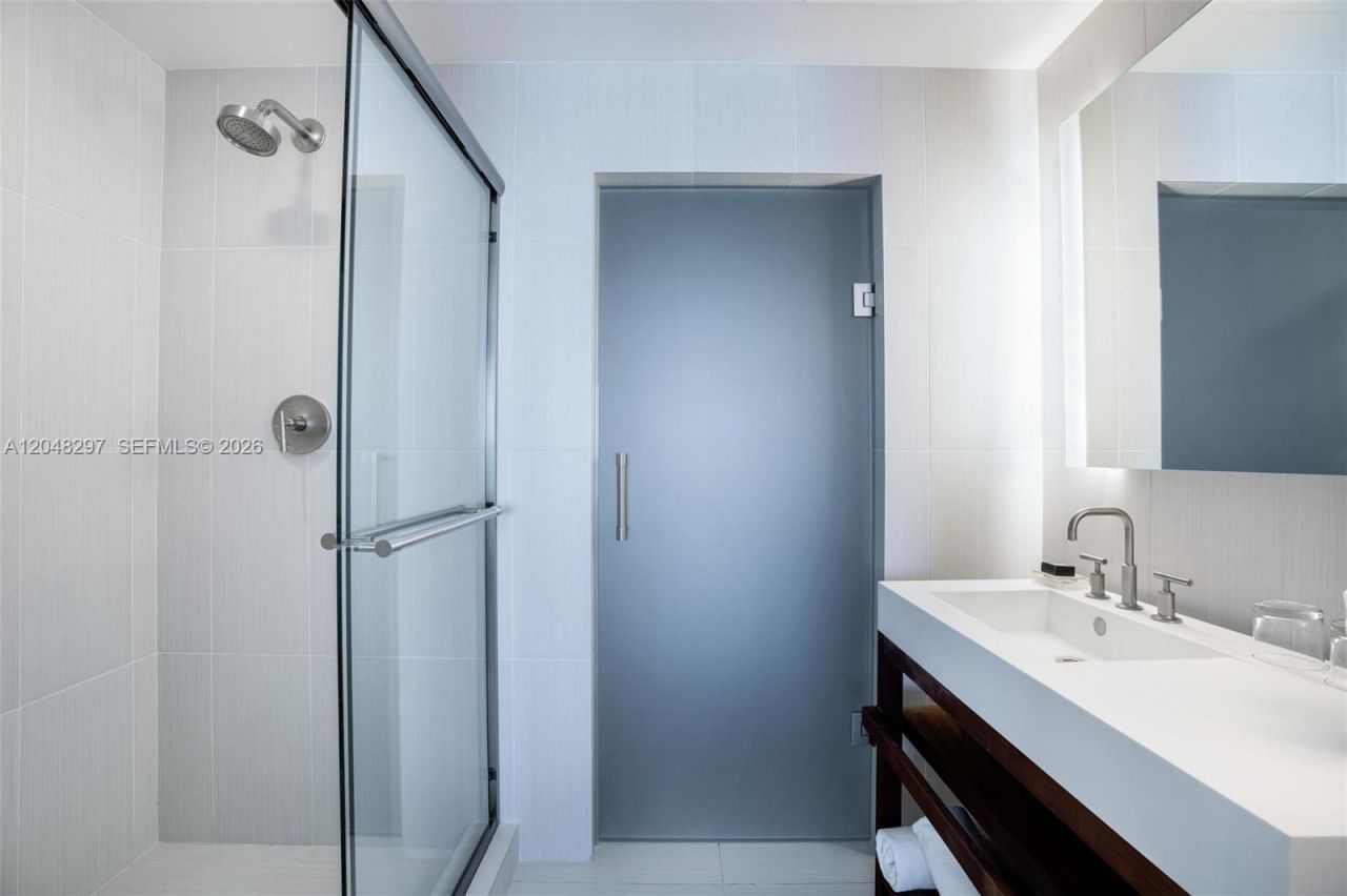 3101 Bayshore Dr , Unit 2306, Fort Lauderdale, FL 33304 Photo