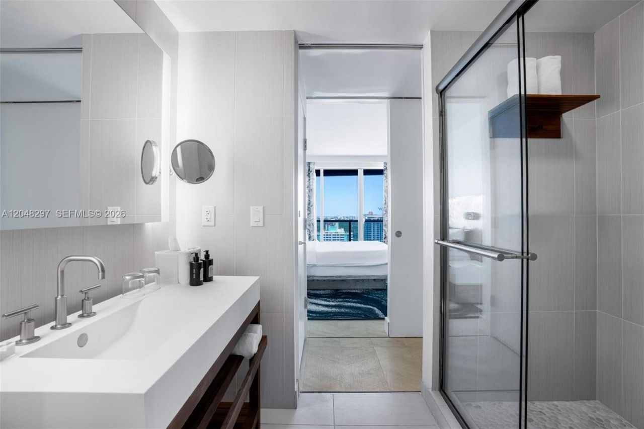 3101 Bayshore Dr , Unit 2306, Fort Lauderdale, FL 33304 Photo