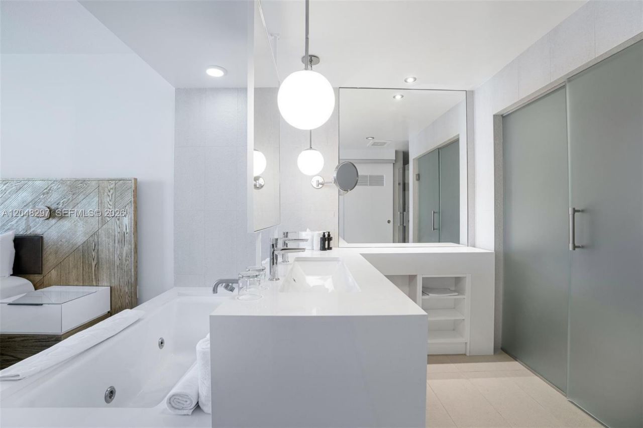 3101 Bayshore Dr , Unit 2306, Fort Lauderdale, FL 33304 Photo
