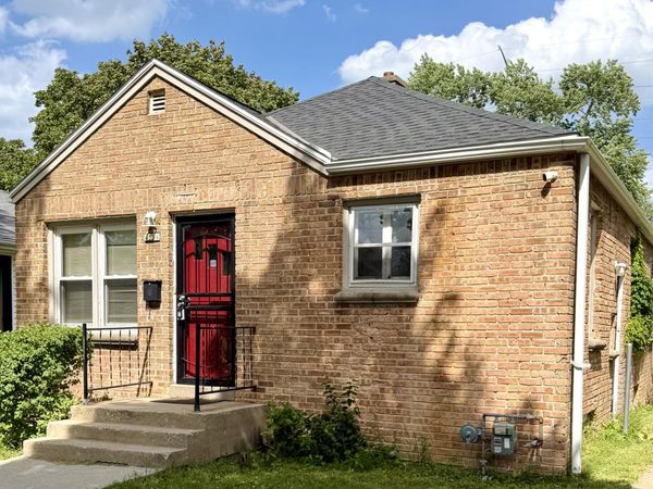 4656 N 21st St, Milwaukee, WI 53209