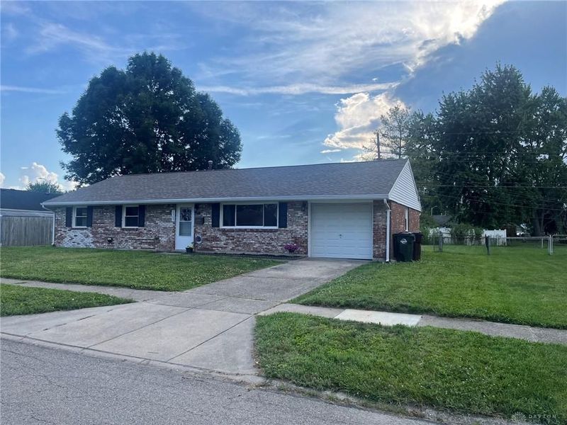 2369 Broadmoor Drive, Kettering, OH 45419 Photo 2