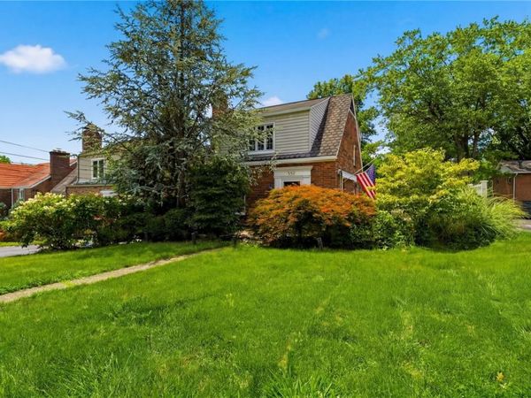 496 Parkview Dr, Pittsburgh, PA 15243