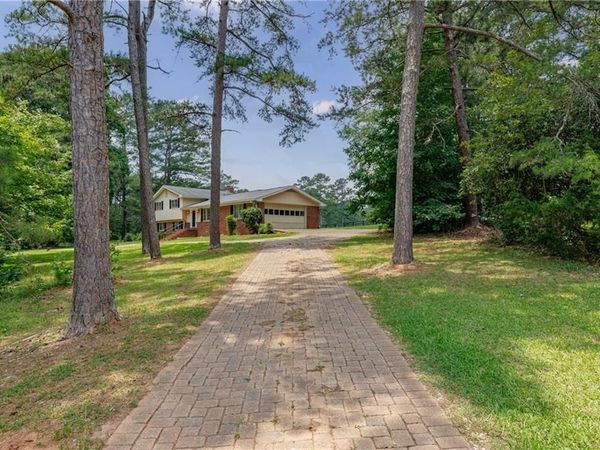 115 Brookshire Drive , Fayetteville, GA 30215