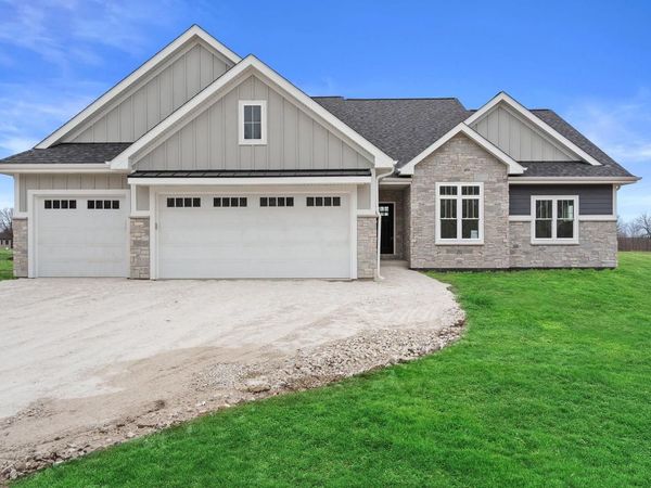 N66W20955 Sweet Clover DRIVE, Menomonee Falls, WI 53051