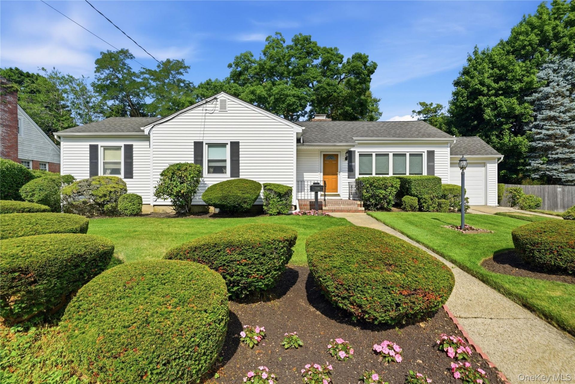 398 Ocean Avenue, Massapequa, NY 11758 Main Photo