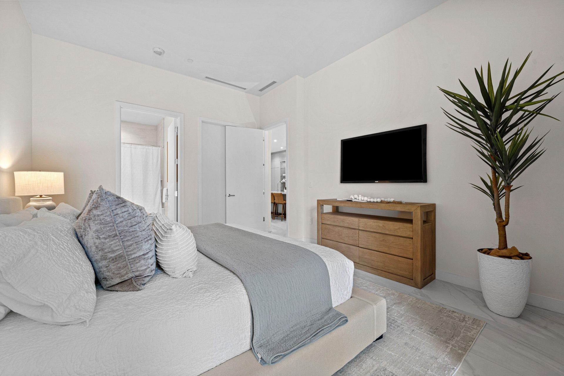 220 SE Mizner Boulevard, Unit 102, Boca Raton, FL 33432 Photo