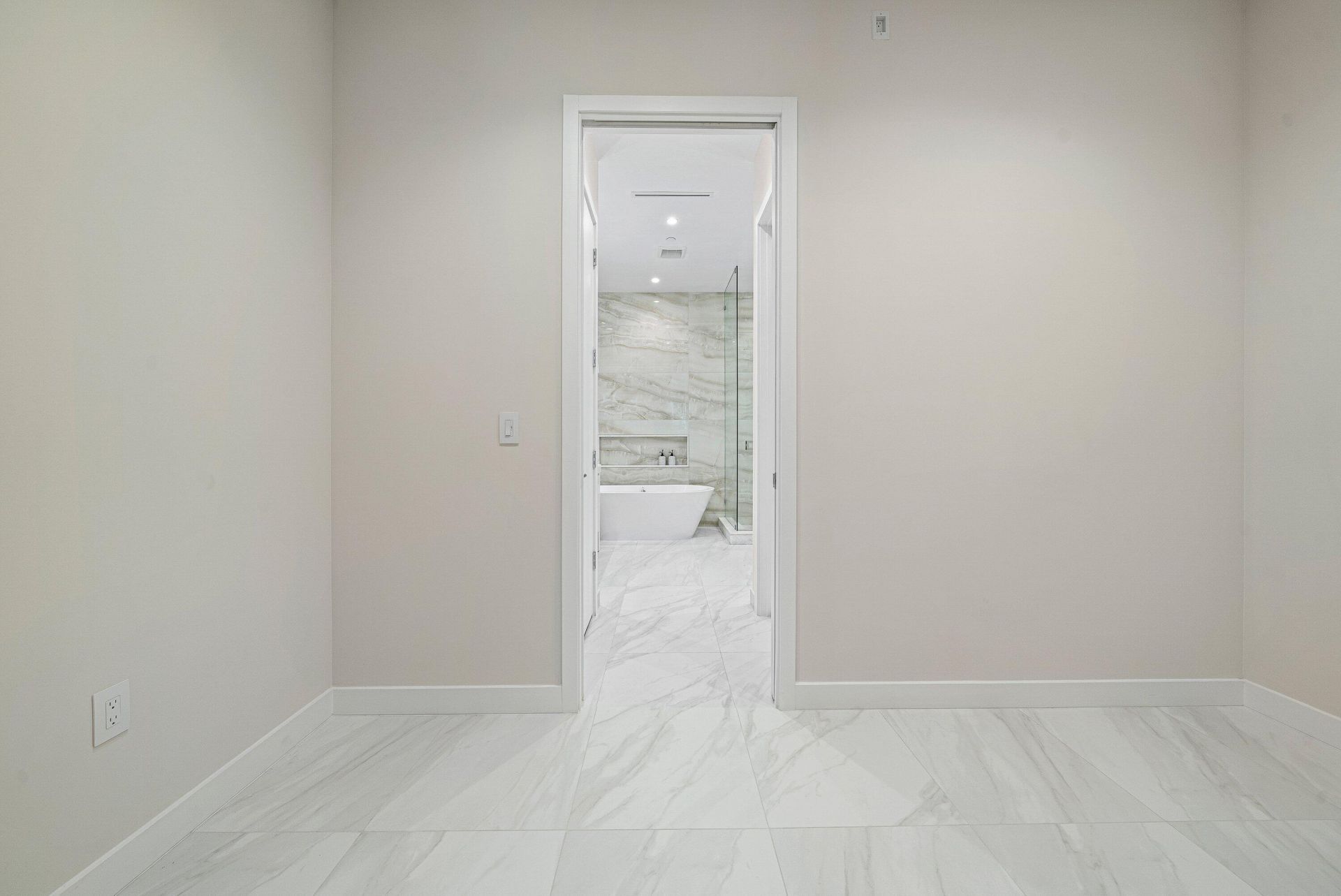 220 SE Mizner Boulevard, Unit 102, Boca Raton, FL 33432 Photo