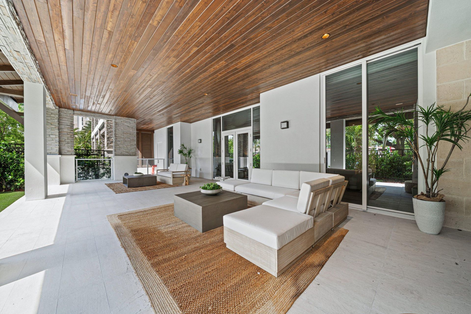 220 SE Mizner Boulevard, Unit 102, Boca Raton, FL 33432 Photo